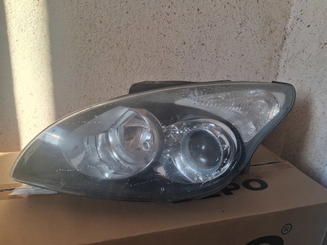 921012R000 HYUNDAI Левая фара купить в Днепр
