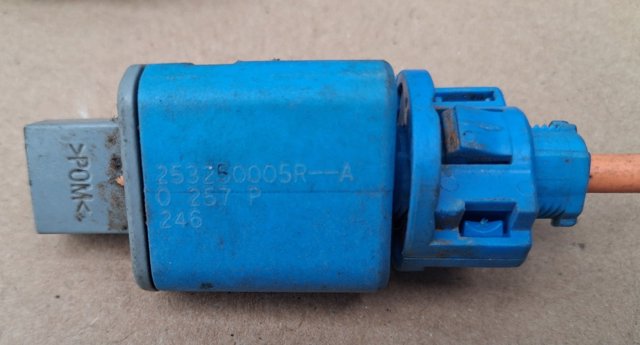 253250005R RENAULT Датчик включения сцепления  купить в Ровно