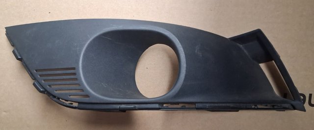 RENAULT 261522924R Заглушка (решетка) противотуманных фар бампера переднего в наличии Черновцы