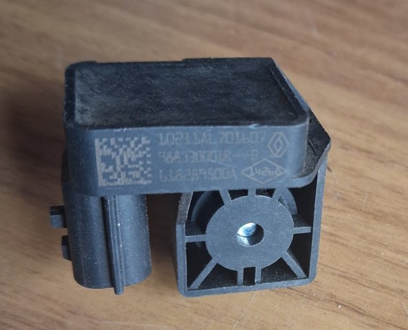 988330001R RENAULT Датчик удара купить в Кривой Рог