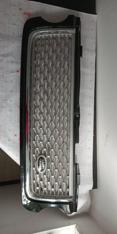 LR011133 LAND ROVER Решетка радиатора купить в Черкассы