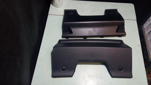 LR015132 Заглушка бампера буксировочного крюка задняя купить Винница