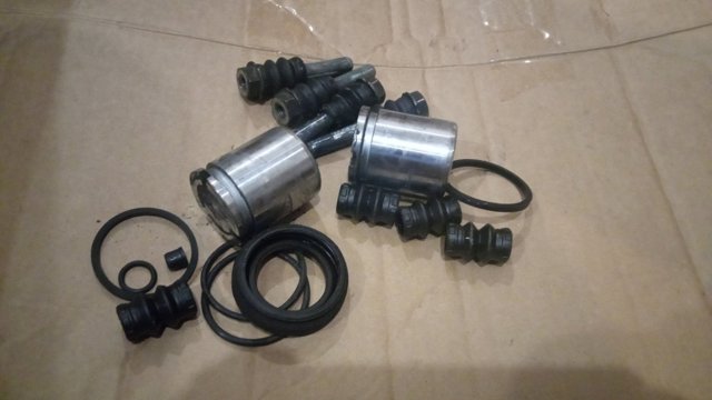 LAND ROVER LR015525 Ремкомплект суппорта в наличии Николаев