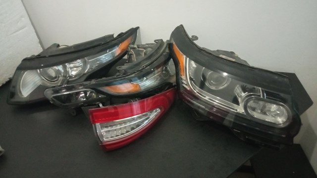 LR024260 LAND ROVER Фара правая купить в Сумы