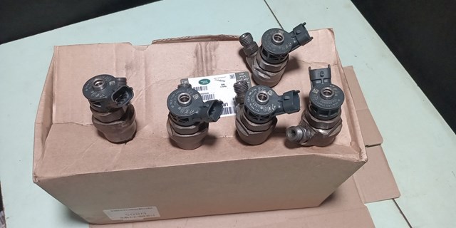 LR073710 LAND ROVER Форсунка впрыска топлива купить в Харьков