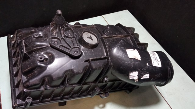 LAND ROVER LR122708 Корпус воздушного фильтра правый в наличии Ужгород