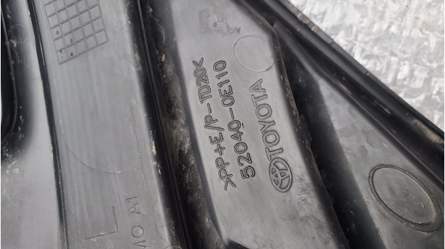 520400E110 TOYOTA Заглушка (решетка) противотуманных фар бампера переднего левая купить в Черкассы