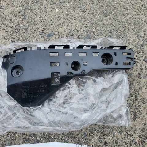 Крепление бампера 5211660270 TOYOTA