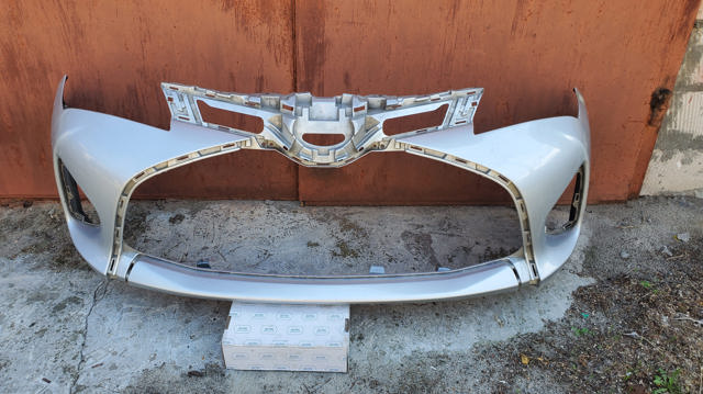 Бампер передний в сборе 521190U927 TOYOTA