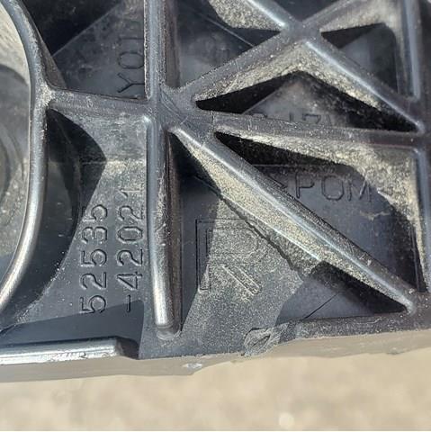 TOYOTA 5253542021 Кронштейн бампера переднего правый в наличии Кривой Рог