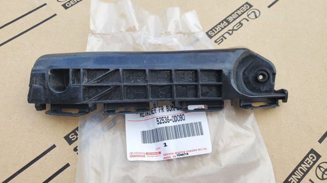 525360D090 TOYOTA Кронштейн бампера переднего левый купить в Днепр