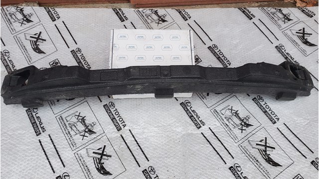 Наполнитель бампера переднего 5261102390 TOYOTA