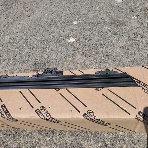 5312442060 TOYOTA Молдинг решетки радиатора левый купить в Чернигов