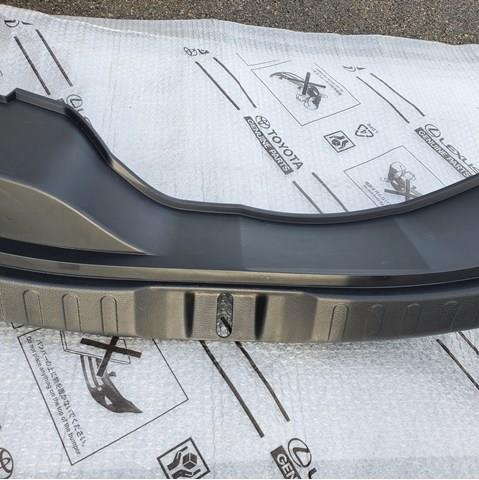 5838742120C0 TOYOTA Облицовка задней панели багажника купить в Полтава