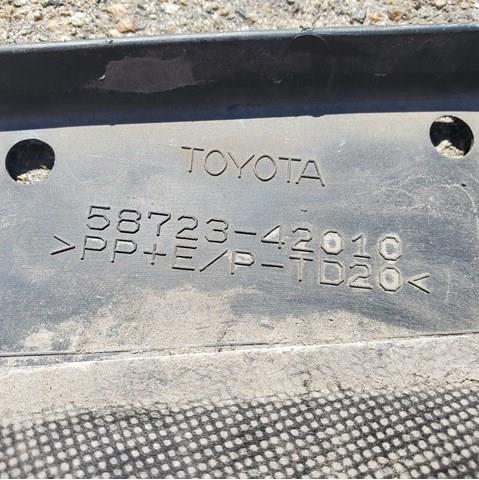 TOYOTA 5872342010 Защита бампера заднего в наличии Черновцы