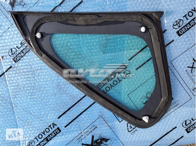 TOYOTA 6271042310 Стекло кузова (багажного отсека) правое в наличии Винница