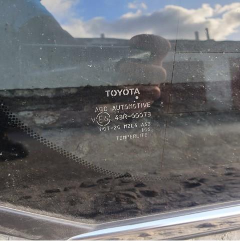 6271060F70 Стекло кузова (багажного отсека) правое купить Черновцы