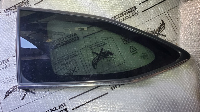 Стекло багажника, левое 627200E191 TOYOTA
