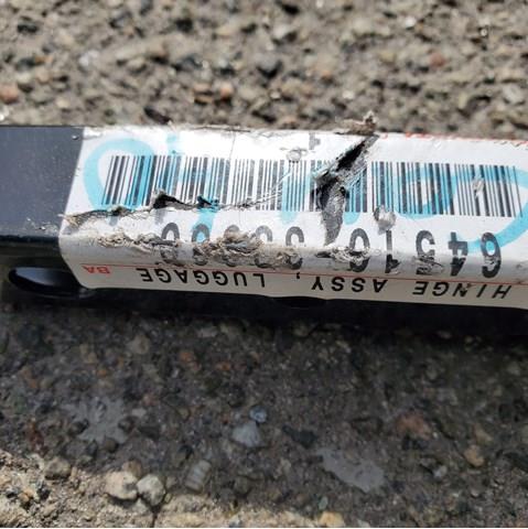 TOYOTA 6451033060 Петля крышки багажника в наличии Запорожье