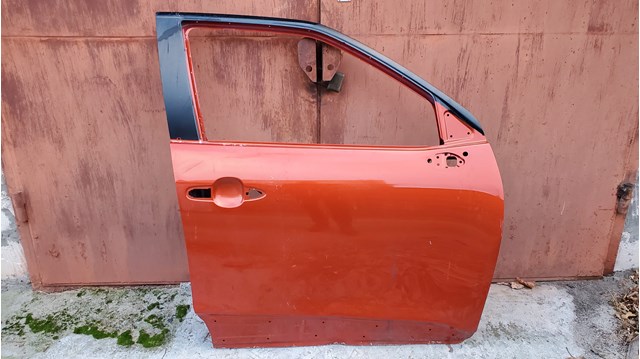 Пассажирская передняя дверь 67001K2011 TOYOTA