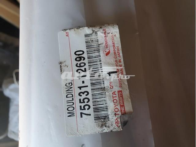 Накладка лобового стекла 7553112690 TOYOTA