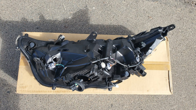 TOYOTA 8114542842 Фара правая в наличии Житомир