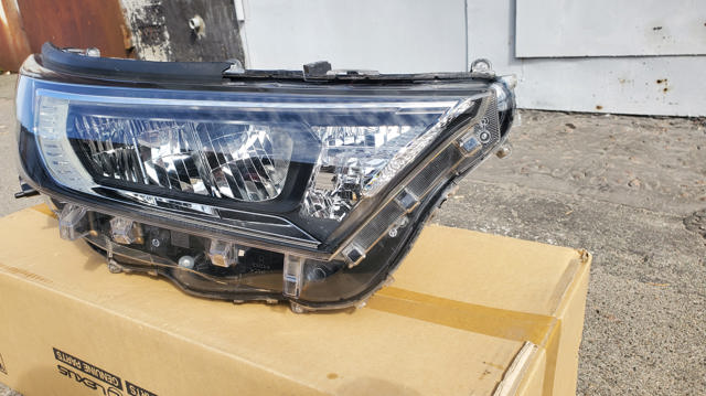 8114542842 TOYOTA Фара правая купить в Ужгород