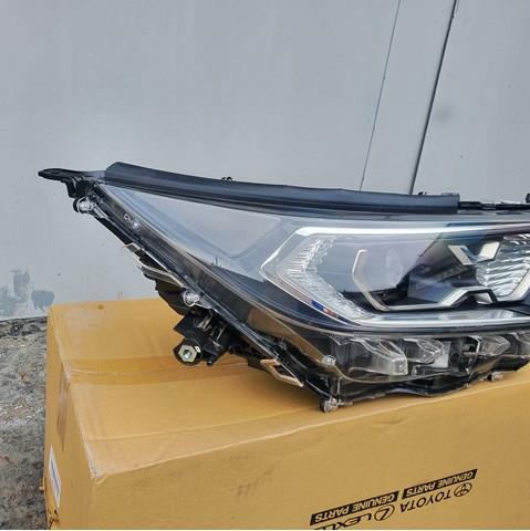 TOYOTA 8114542A32 Правая фара в наличии Каменское