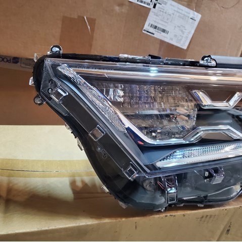 8118542A32 TOYOTA Фара левая купить в Черновцы