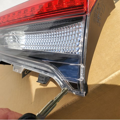 TOYOTA 8158142150 Фонарь задний правый внутренний в наличии Львов