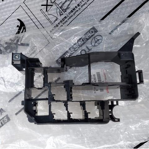 TOYOTA 8274142010 Блок предохранителей в наличии Харьков