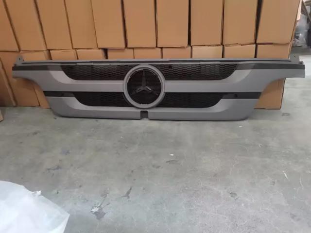 9728800085 MERCEDES Решетка радиатора купить в Полтава