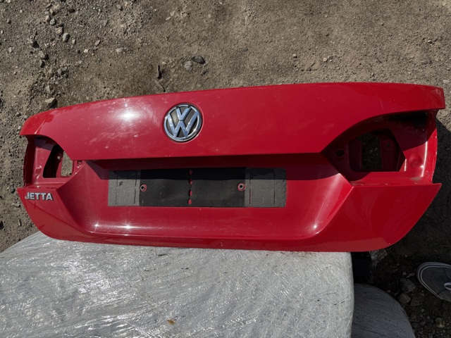 Крышка багажника 5C6827025A VAG
