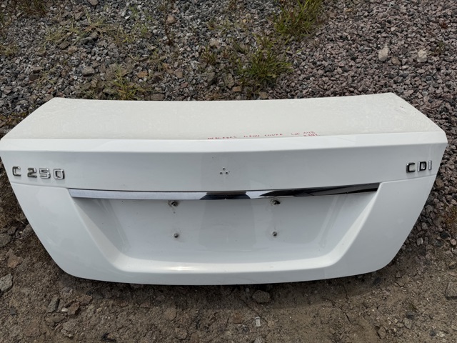 Крышка багажника A2047500275 MERCEDES