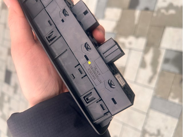 254012952R RENAULT Кнопочный блок управления стеклоподъемником передний левый купить в Сумы