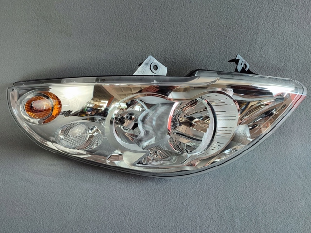 Правая блок фара 260108490R RENAULT