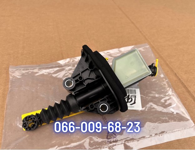 306105645R RENAULT Главный цилиндр сцепления купить в Ровно