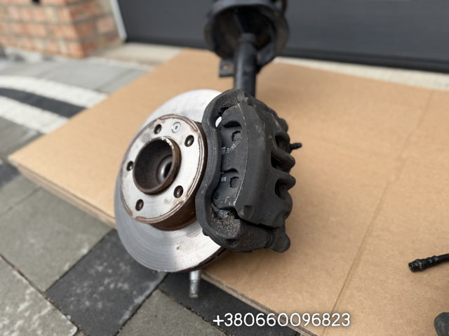 400148957R RENAULT Цапфа (поворотный кулак) передний правый купить в Львов