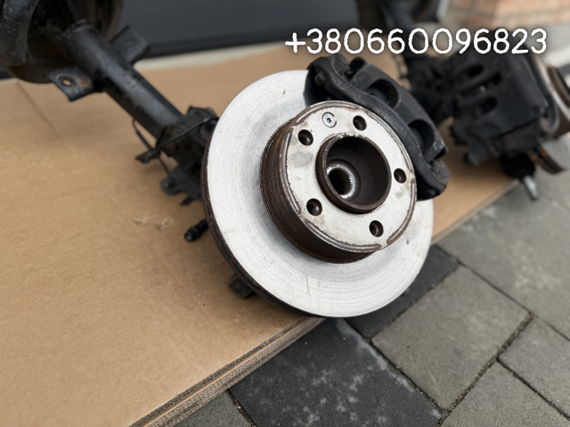 RENAULT 400148957R Цапфа (поворотный кулак) передний правый в наличии Винница