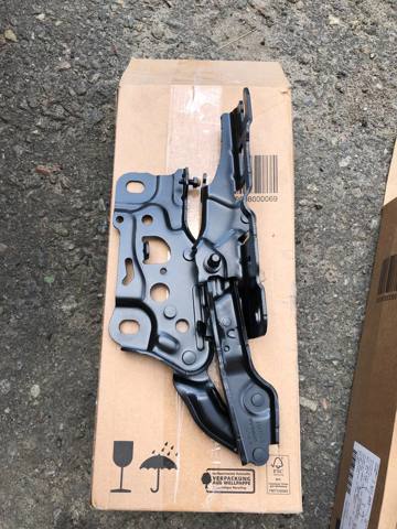 Завеса капота правая 41007427052 BMW