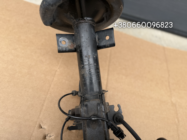 RENAULT 543028774R Амортизатор передний в наличии Черновцы