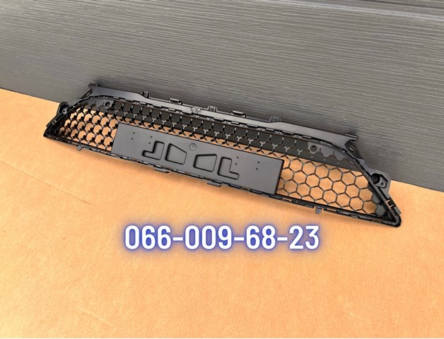 622545568R RENAULT Решетка радиатора купить в Павлоград