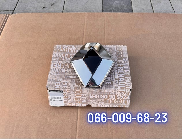 Эмблема на решетку радиатора 628908106R RENAULT