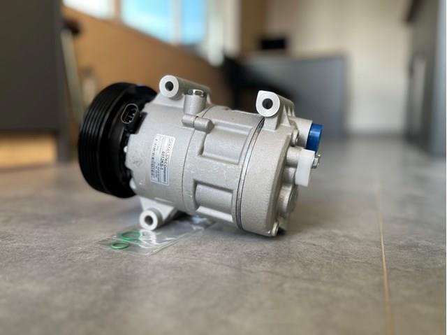 7703001806 RENAULT Компрессор кондиционера купить в Запорожье