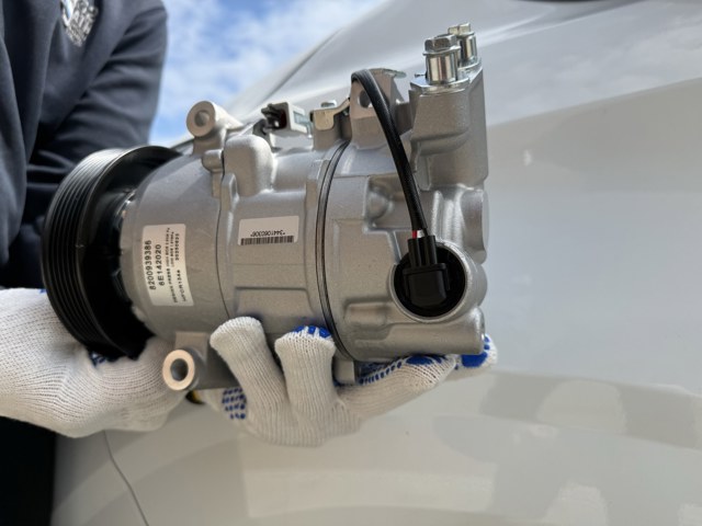 8200939386 RENAULT Компрессор кондиционера купить в Черновцы