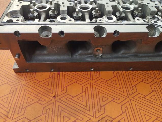 VAG 04L103063C Головка блока цилиндров (ГБЦ) в наличии Тернополь