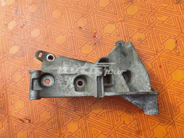 Кронштейн крепления генератора 8200663057 RENAULT
