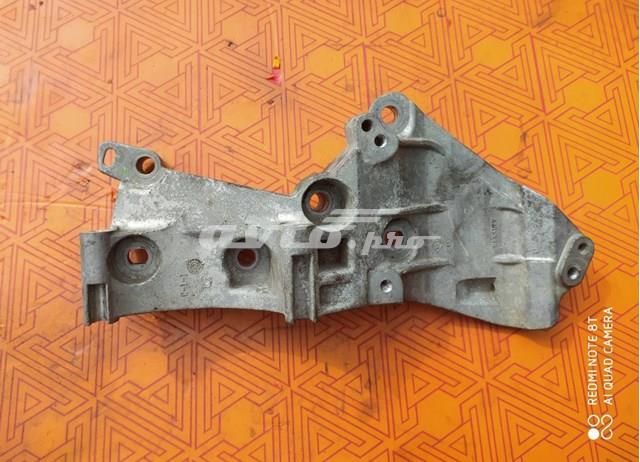 Кронштейн крепления генератора 8200669494 RENAULT