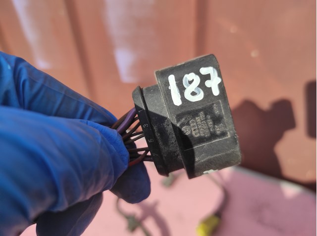 4L1971073C VAG купить в Ирпень