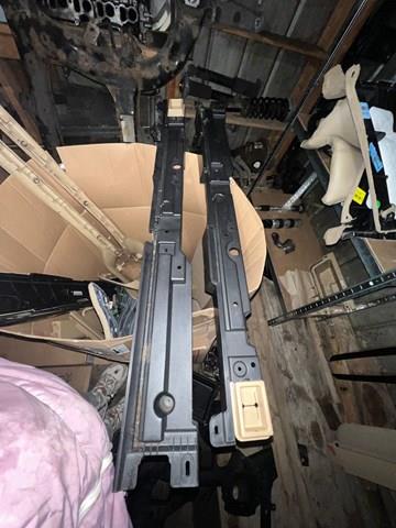 BMW 51457145914 Кронштейн бампера переднего правый в наличии Кривой Рог